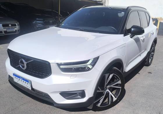 VOLVO XC40 1.5 T5 RECHARGE R-DESIGN GEARTRONIC